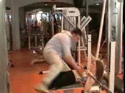 spor salonunda sıcak şaka...